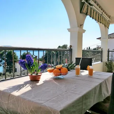 Apartman Libe With Sea View Trogir